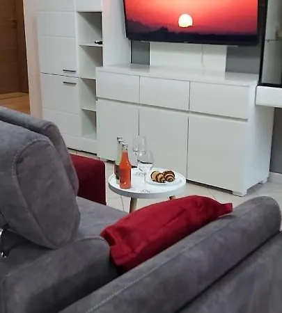 Apartment Vrljika,with Private Pool,bikes,garage *