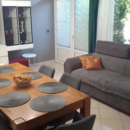 Vrljika,with Private Pool,bikes,garage Апартаменти Імотскі