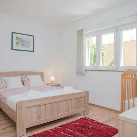 Vrljika,with Private Pool,bikes,garage Apartment *