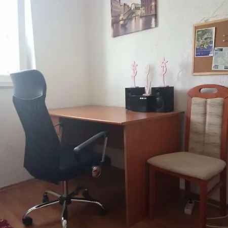 Vrljika,with Private Pool,bikes,garage Apartment